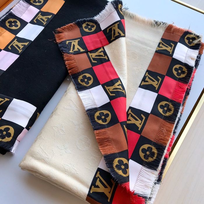 Louis Vuitton Scarf LV00126